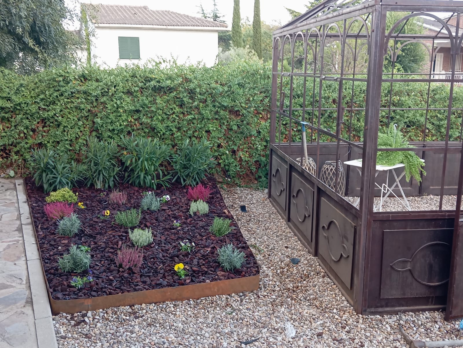 Reforma y preparación de terreno en jardín